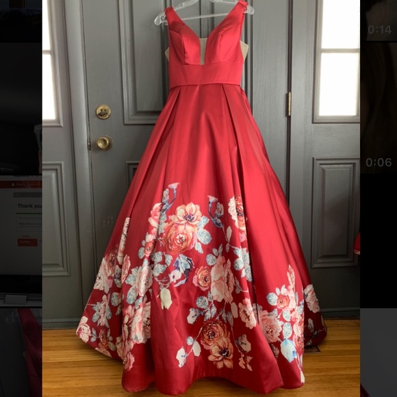 Blush dress- Red v-neck floral prom dress - Picture 7 of 7